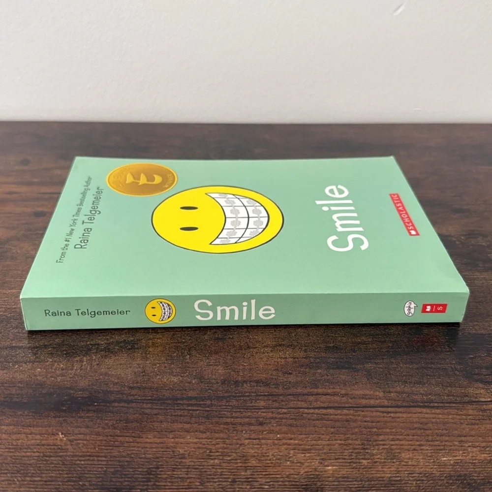 Smile Comic Book Raina Telgemeier Comic Art  Graphic Novel Kids Education